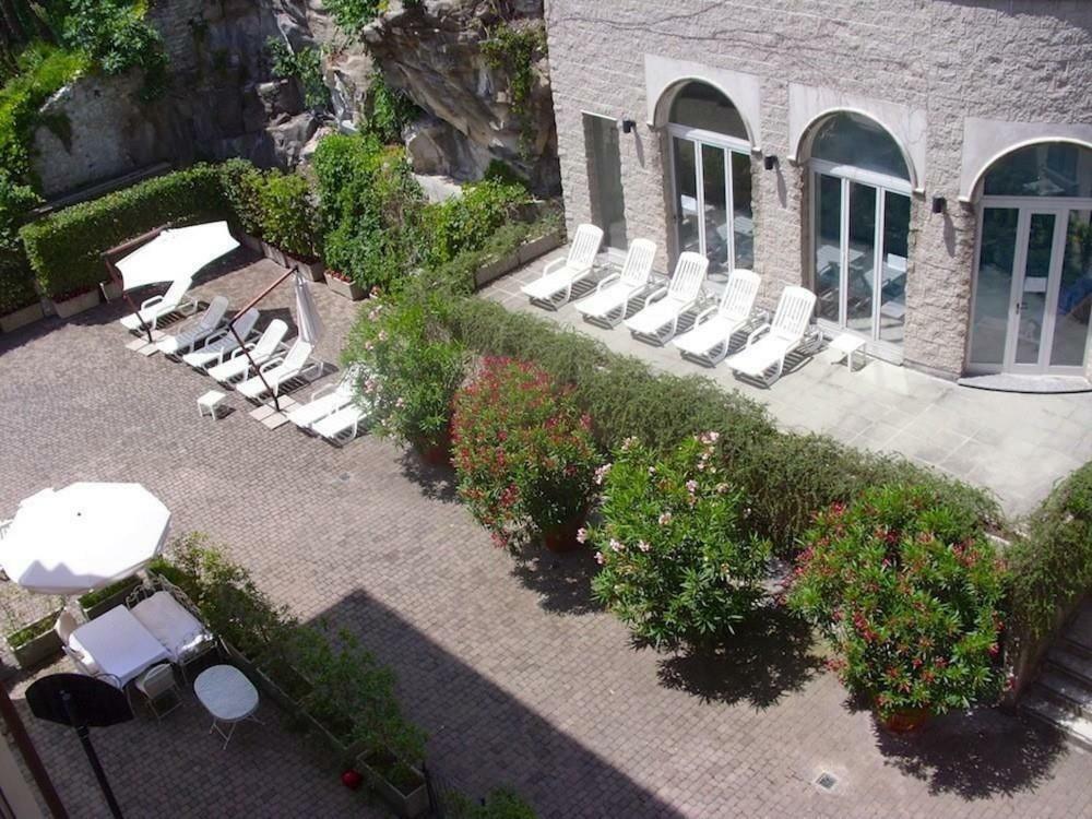 Larius Apartment Parking Carate Urio Εξωτερικό φωτογραφία